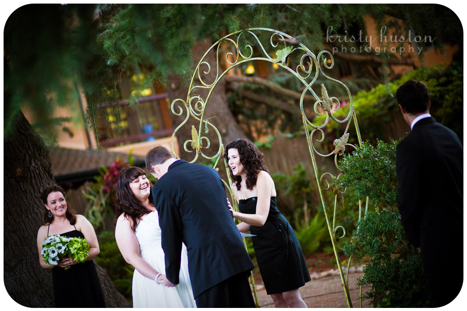 wine_and_roses_garden_ceremony02