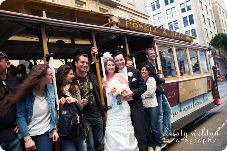 san_francisco_trolley_wedding_photographer